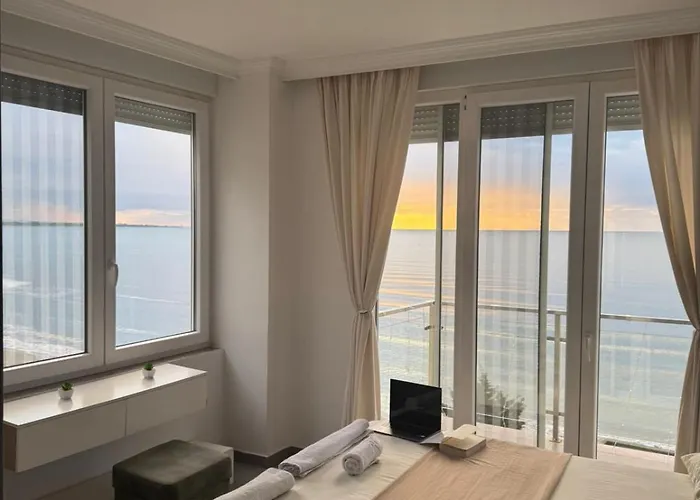 Apartment Deluxe *