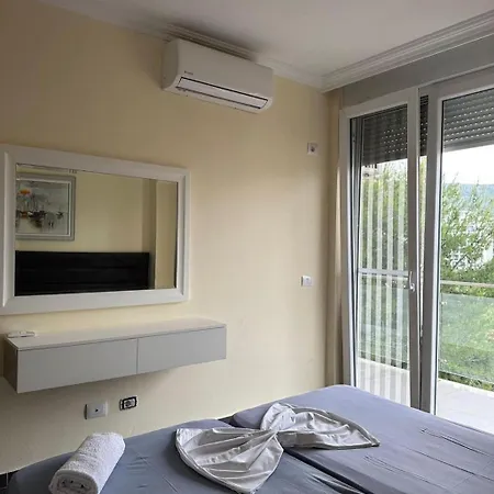 Apartment Deluxe *