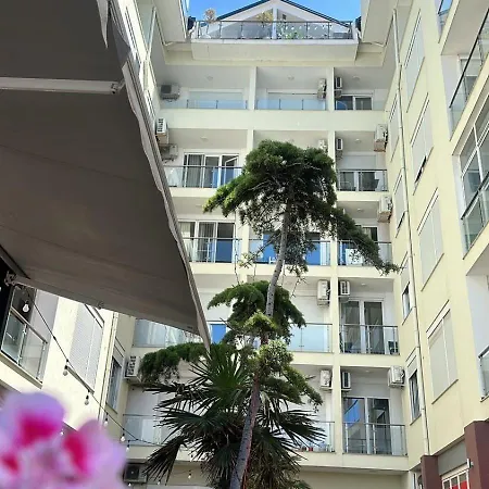 Apartment Deluxe *