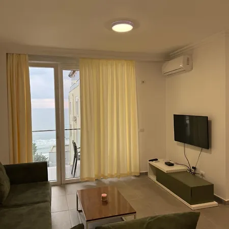 Apartment Deluxe *