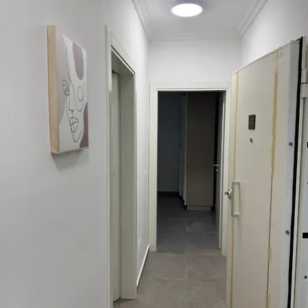 Deluxe Apartment *