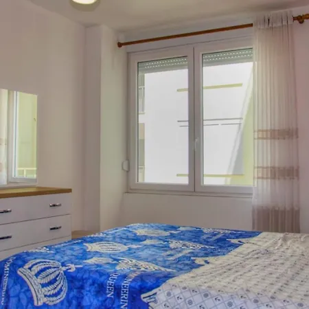 Deluxe Apartment *